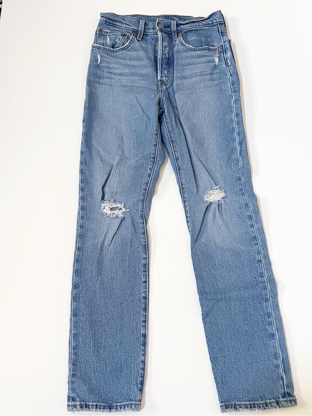 501’s Levi's Women's Light Blue Straight-Leg Ripped Jeans size 26